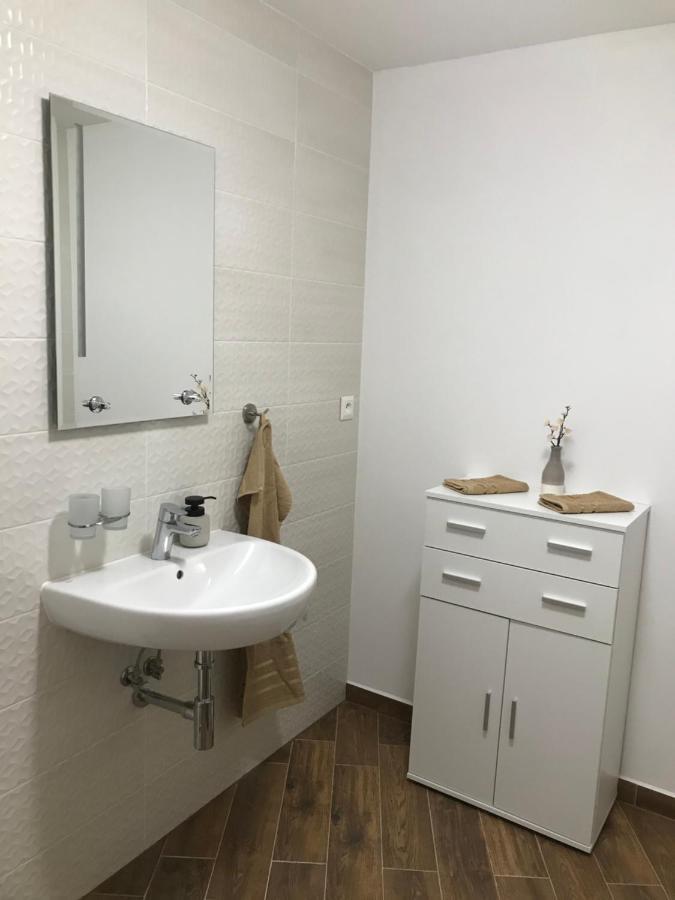 My Mara Maja Apartman C 4 Besenova Bagian luar foto